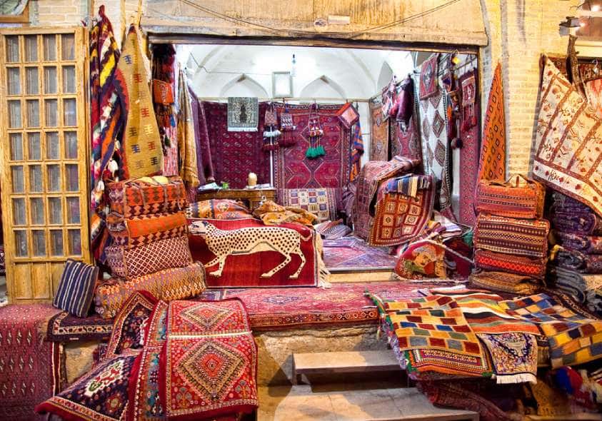 در هنگام خرید فرش دستباف باید به چه نکاتی توجه کنیم؟