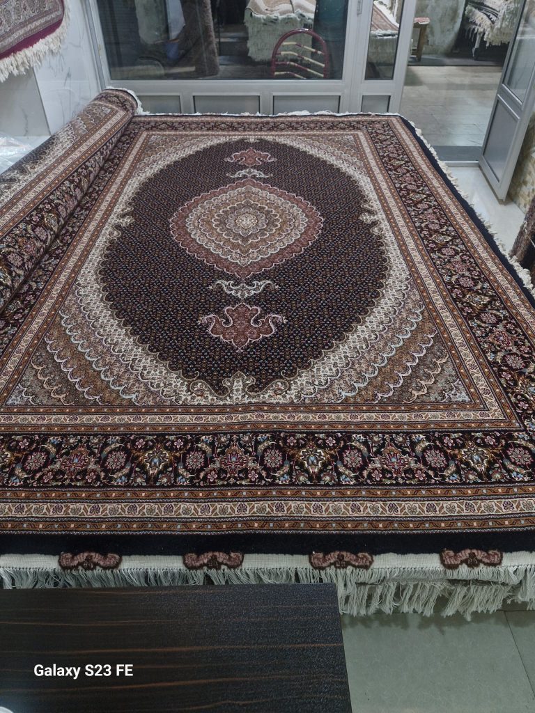 فرش طرح ماهی